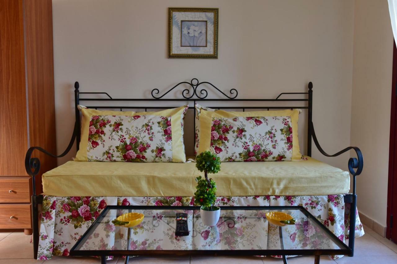 Anais Apartments Megas Limnionas ภายนอก รูปภาพ